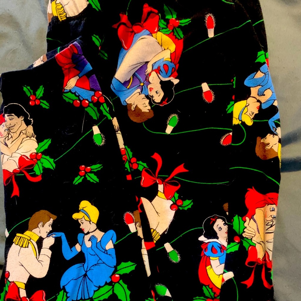Disney Princess Christmas Leggings size 2 Torrid